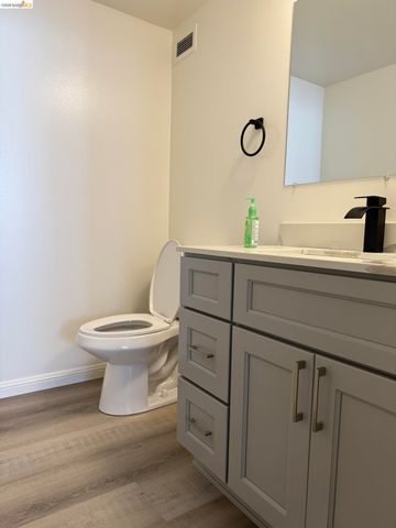 801 Franklin St 205, Oakland, CA 94607