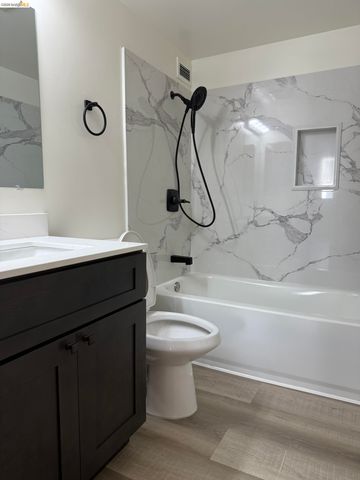 801 Franklin St 205, Oakland, CA 94607