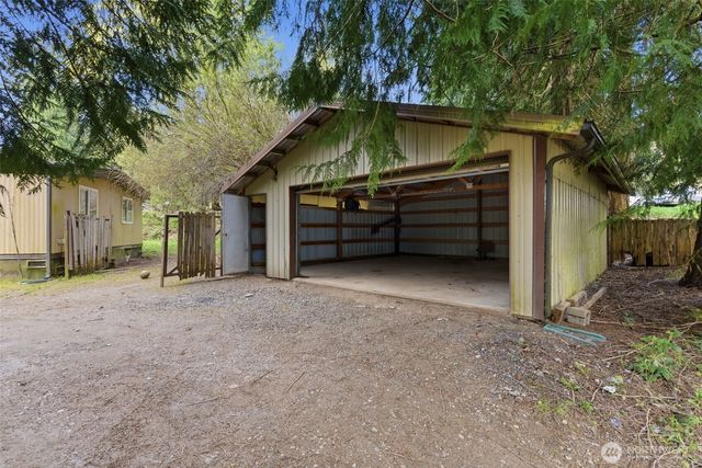 180 E Hillcrest Drive, Shelton, WA 98584