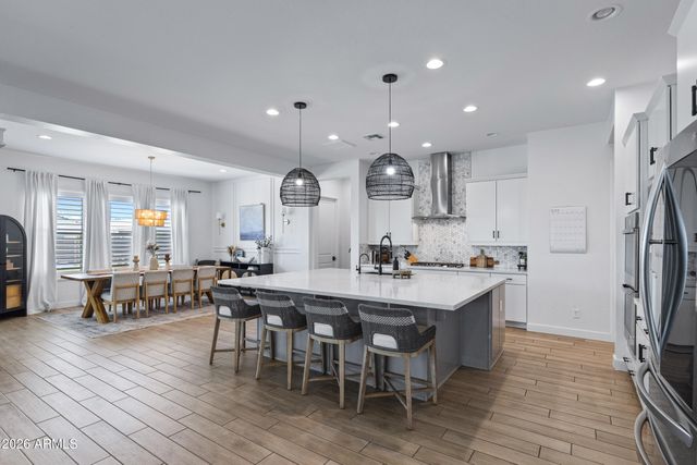 2560 E THORNTON Court, Gilbert, AZ 85297