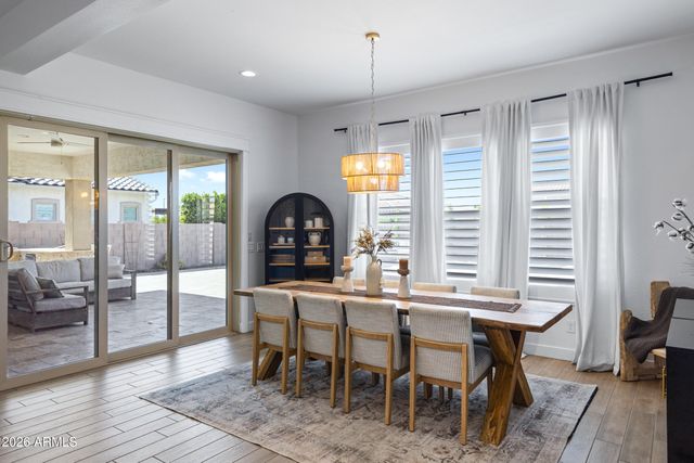 2560 E THORNTON Court, Gilbert, AZ 85297