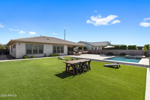 2560 E THORNTON Court, Gilbert, AZ 85297