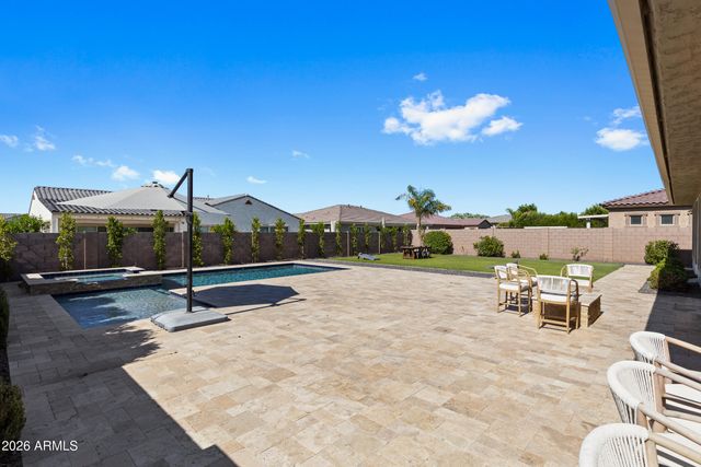2560 E THORNTON Court, Gilbert, AZ 85297