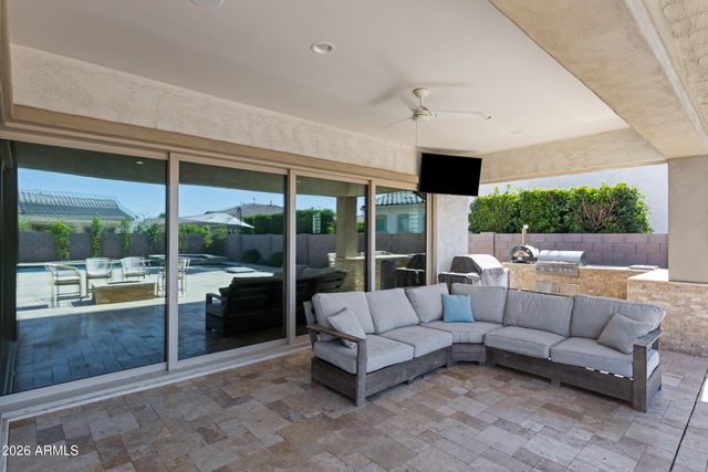 2560 E THORNTON Court, Gilbert, AZ 85297