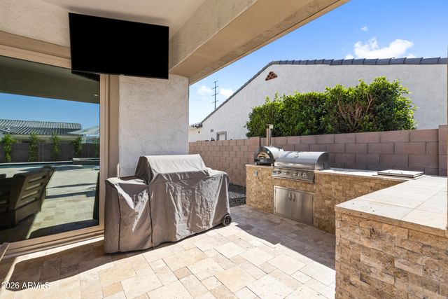2560 E THORNTON Court, Gilbert, AZ 85297