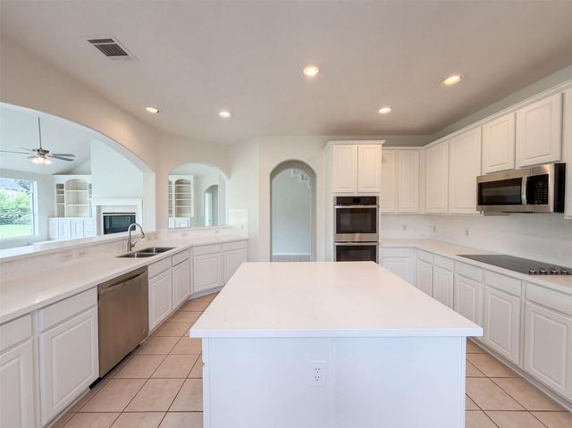 1702 Corona Del Mar Drive, Missouri City, TX 77459