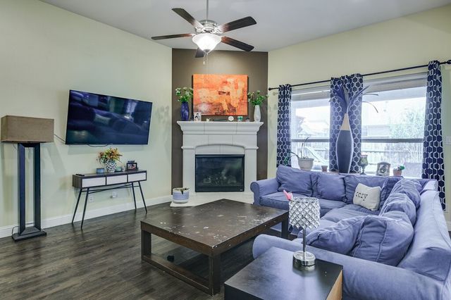 1121 Lone Ivory Trail, Arlington, TX 76005