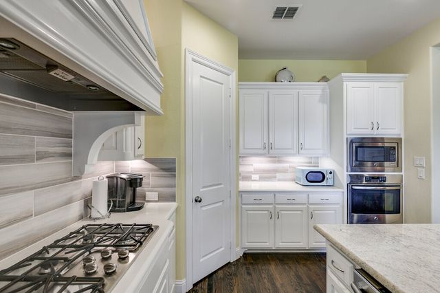 1121 Lone Ivory Trail, Arlington, TX 76005