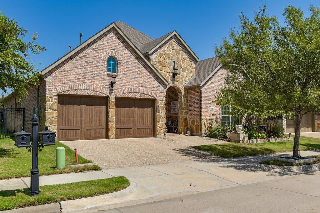 1121 Lone Ivory Trail, Arlington, TX 76005