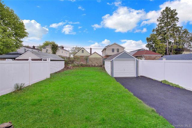 223-15 114th Road, Cambria Heights, NY 11411