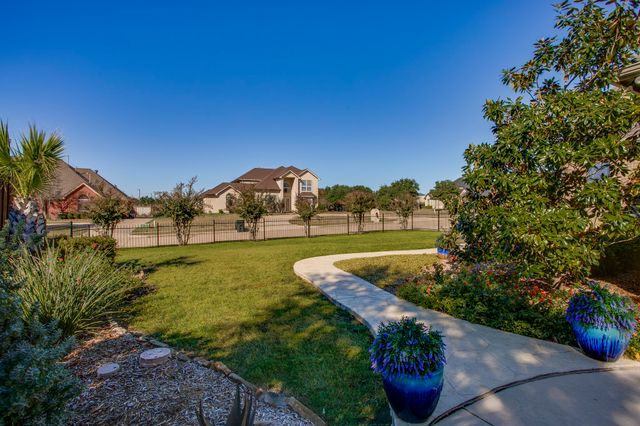 416 Stone Canyon Drive, Sunnyvale, TX 75182