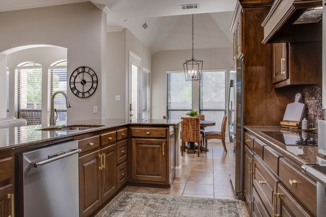 416 Stone Canyon Drive, Sunnyvale, TX 75182