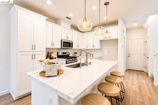 38 Fern Ln, Pittsburg, CA 94565