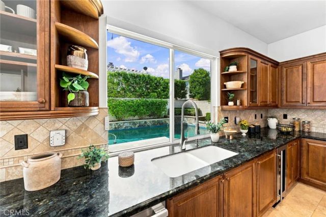 6416 Setting Sun Drive, Huntington Beach, CA 92648