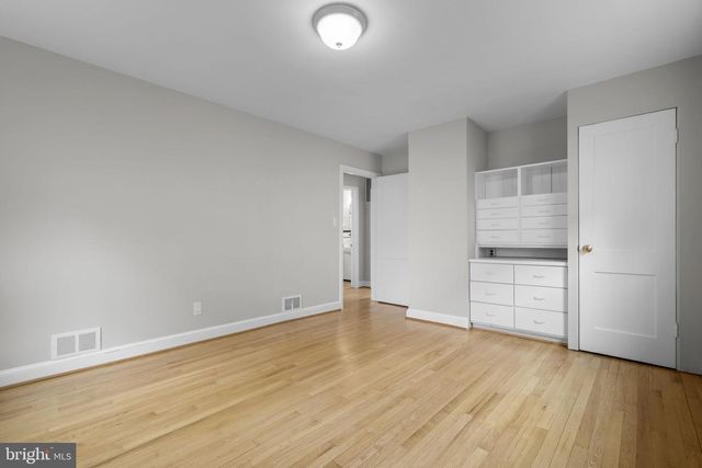 5713 6TH ST N, Arlington, VA 22205