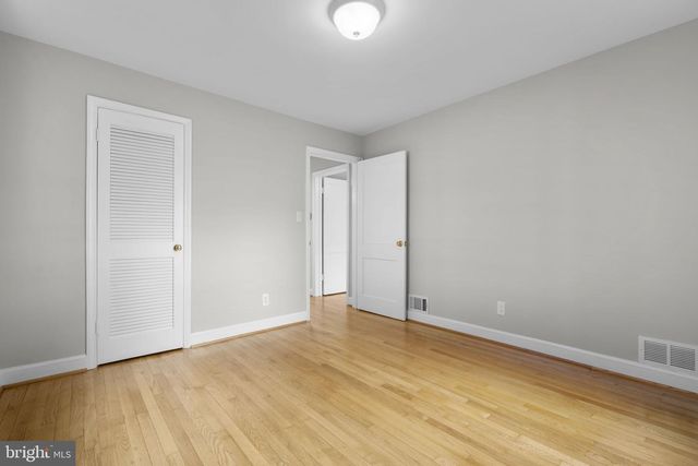 5713 6TH ST N, Arlington, VA 22205