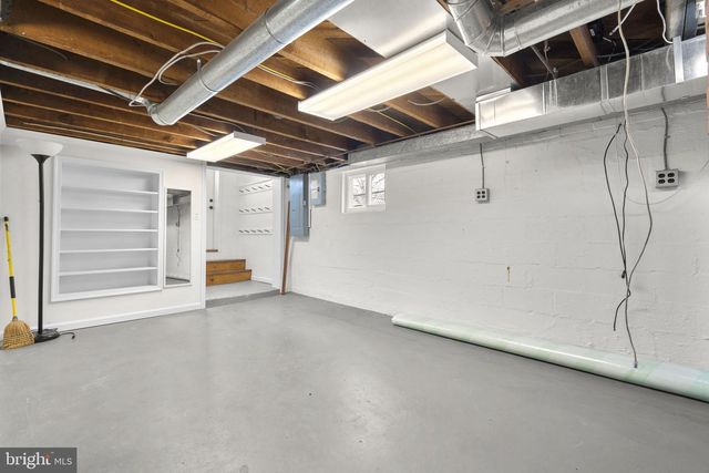 5713 6TH ST N, Arlington, VA 22205