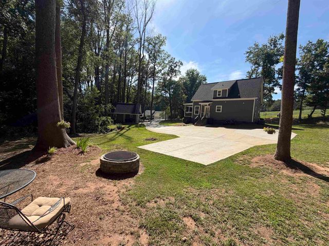 198 Walden Circle, Fairforest, SC 29301