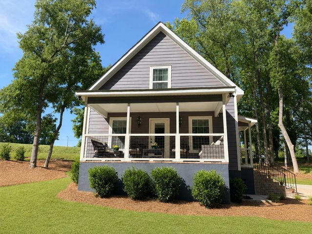 198 Walden Circle, Fairforest, SC 29301