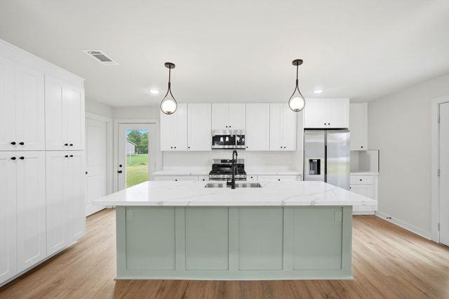 1510 Avenue K, Danbury, TX 77534