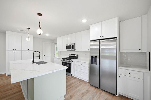 1510 Avenue K, Danbury, TX 77534