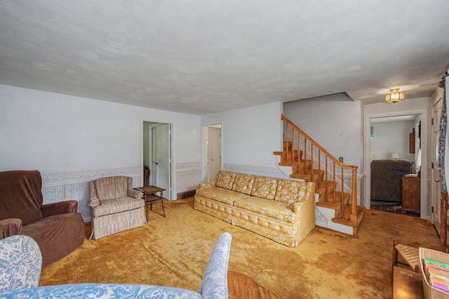 8 Sullivan Avenue, Salem, NH 03079