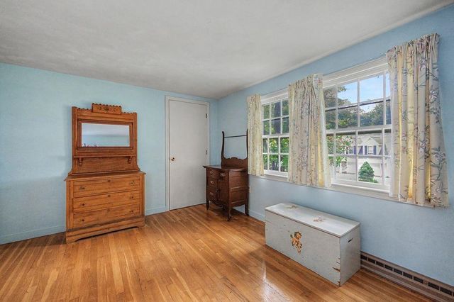 8 Sullivan Avenue, Salem, NH 03079