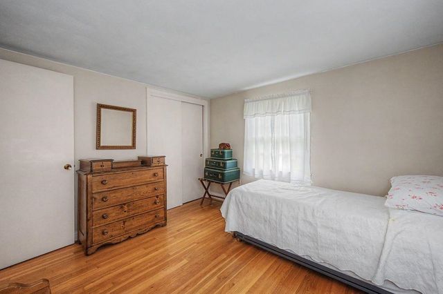 8 Sullivan Avenue, Salem, NH 03079
