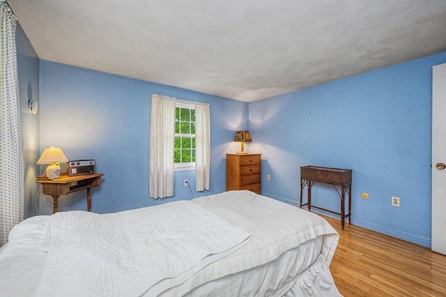 8 Sullivan Avenue, Salem, NH 03079