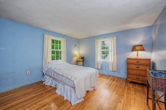 8 Sullivan Avenue, Salem, NH 03079