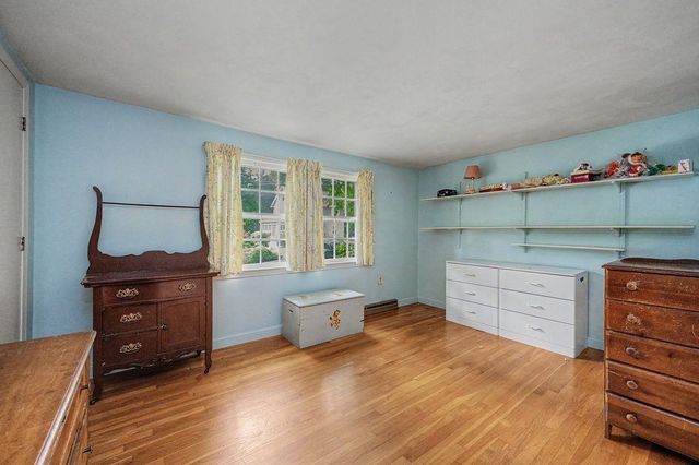 8 Sullivan Avenue, Salem, NH 03079