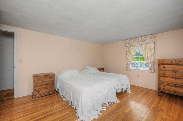8 Sullivan Avenue, Salem, NH 03079