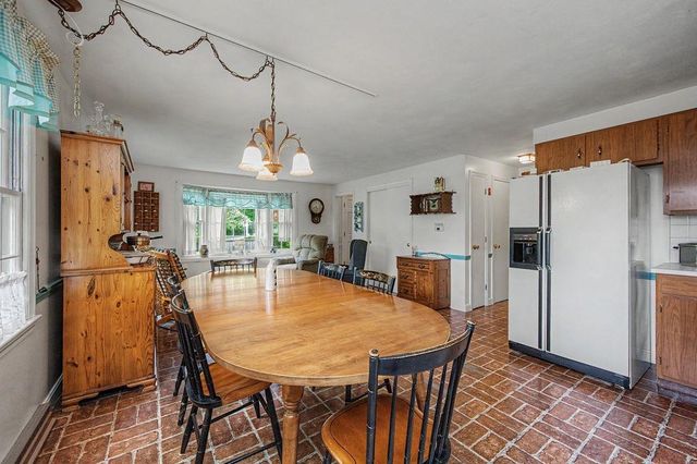 8 Sullivan Avenue, Salem, NH 03079