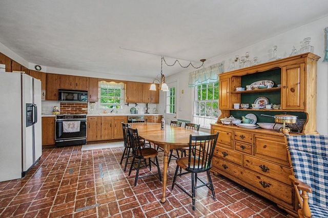 8 Sullivan Avenue, Salem, NH 03079