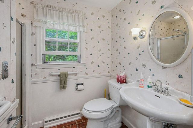 8 Sullivan Avenue, Salem, NH 03079