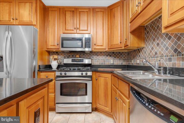 1015 LINDSAY LN, Hagerstown, MD 21742