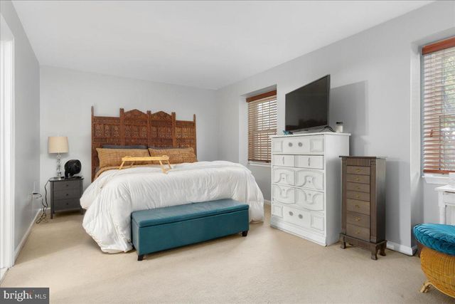 1015 LINDSAY LN, Hagerstown, MD 21742