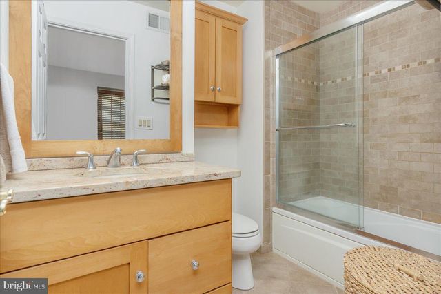 1015 LINDSAY LN, Hagerstown, MD 21742