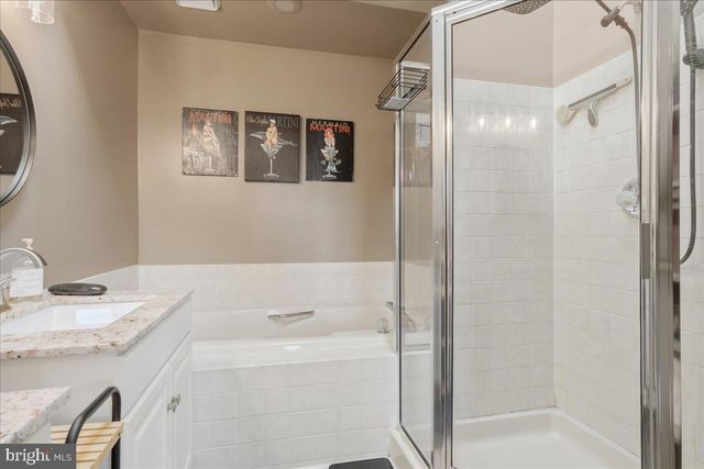 1015 LINDSAY LN, Hagerstown, MD 21742