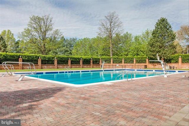 1015 LINDSAY LN, Hagerstown, MD 21742