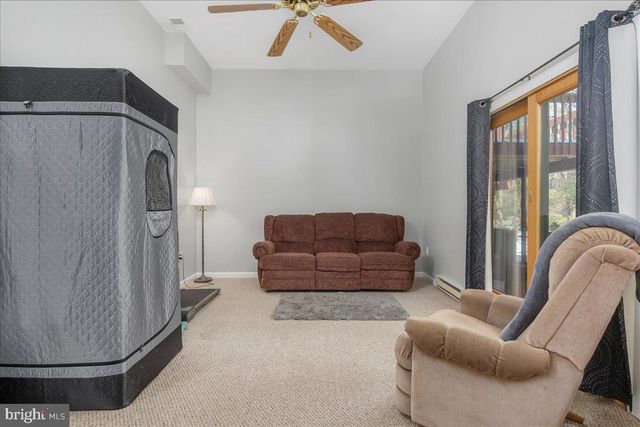 1015 LINDSAY LN, Hagerstown, MD 21742