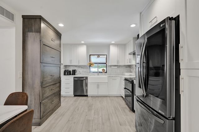 1606 SE 1st Street, Fort Lauderdale, FL 33301
