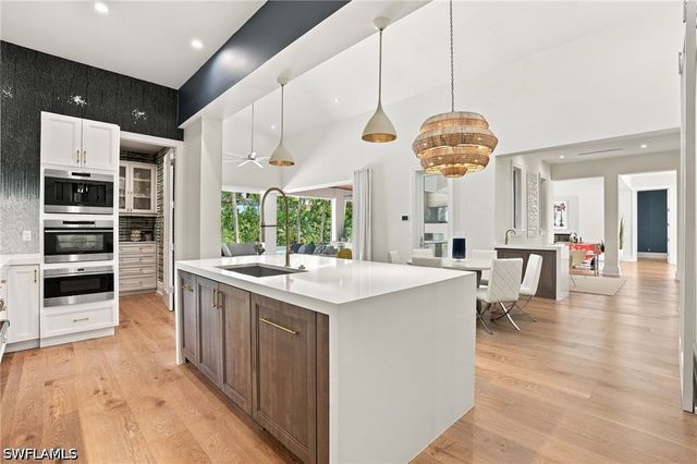 185 North Lake DR, Naples, FL 34102