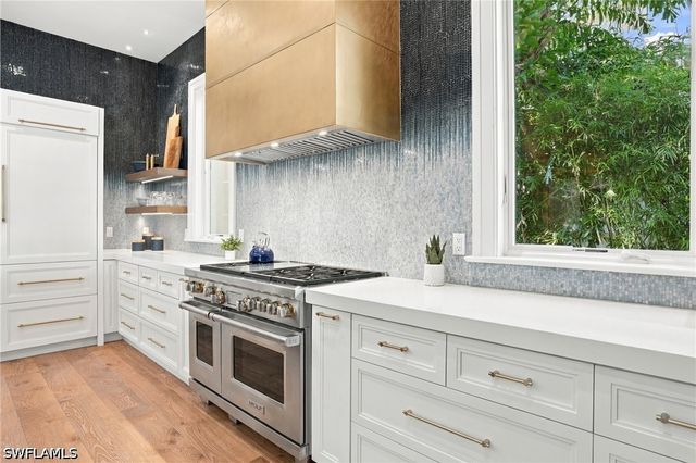 185 North Lake DR, Naples, FL 34102