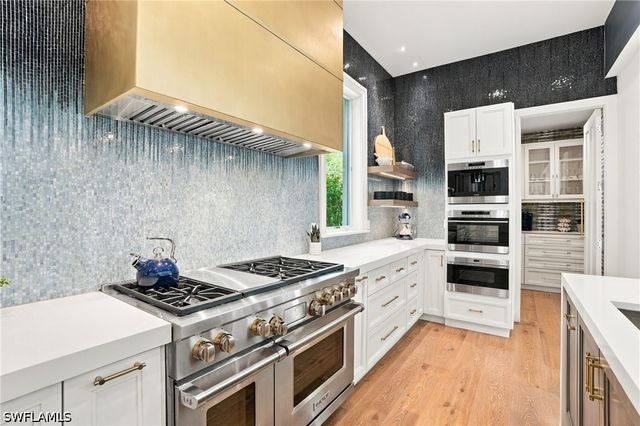 185 North Lake DR, Naples, FL 34102