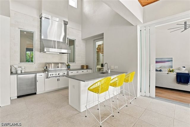 185 North Lake DR, Naples, FL 34102