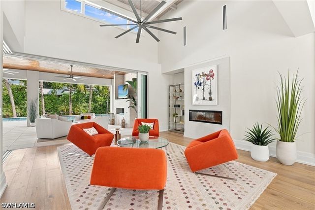 185 North Lake DR, Naples, FL 34102