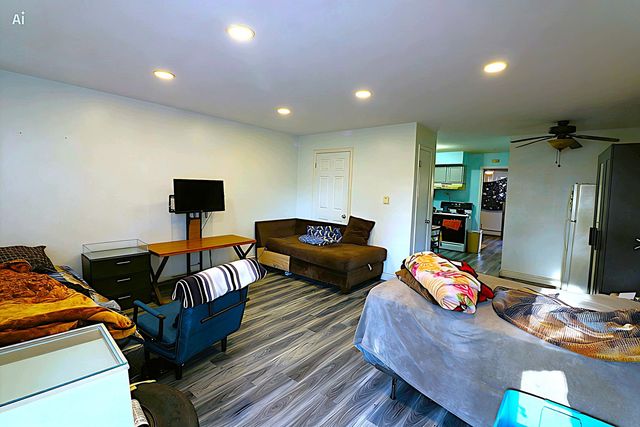 1109 Holiday Lane 2, Des Plaines, IL 60016