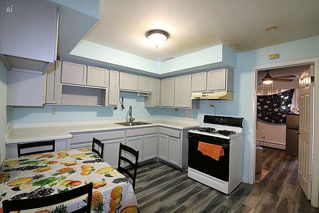 1109 Holiday Lane 2, Des Plaines, IL 60016