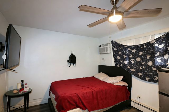 1109 Holiday Lane 2, Des Plaines, IL 60016
